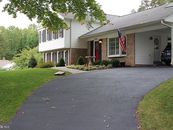 3rd image of 10901 Spurlock Ct