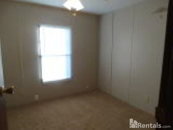 5th image of 304 S Sue Ellen Ave