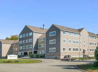38 Dunham Rd APT 204, Beverly, MA 01915