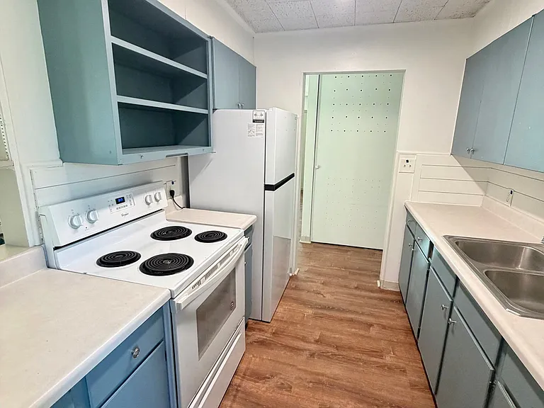 6225 Hollow Dr — Photo 16