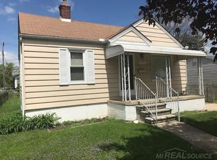 17467 Lowell St, Roseville, MI 48066