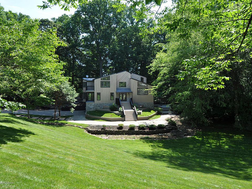 1st image of 23 Barrister Ln
