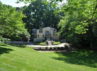 23 Barrister Ln, Middletown, NJ 07748
