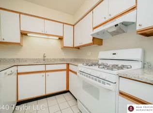 1440 W Taylor St #2B, Chicago, IL 60607