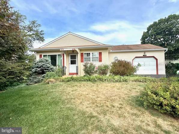 1653 Oak St, Lebanon, PA 17042