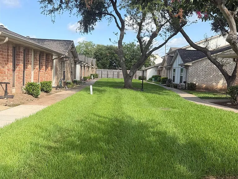 36 Pinehurst Ln — Photo 15