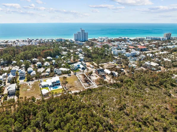 Lee Pl, Pt Washington, FL 32459