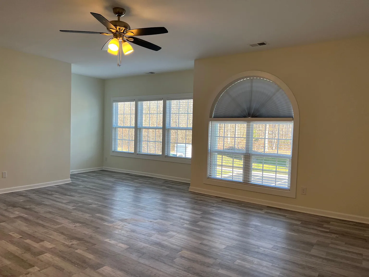 2 bed, 1201 sqft, $1,345 — Photo 2