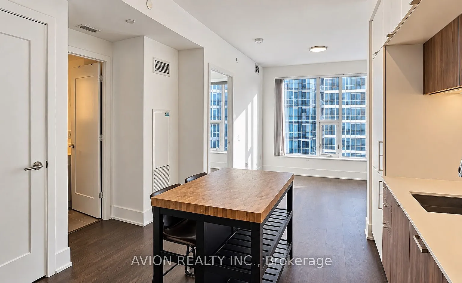 1 bed, $2,600 — Photo 4