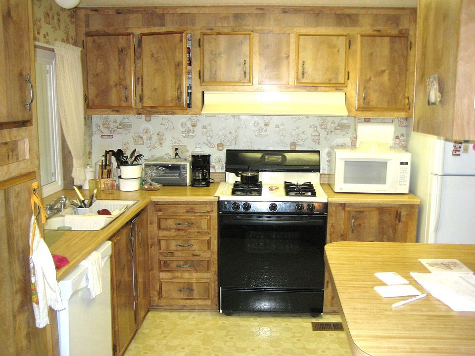 2nd image of 1524 Garnette Dr