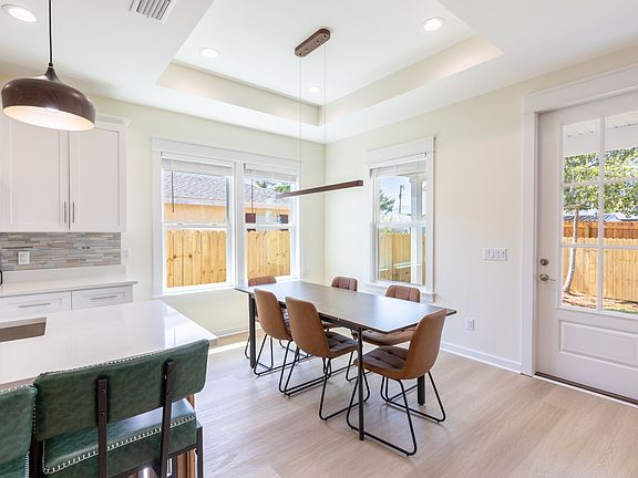 3rd image of 607 Seabreeze Dr Unit A