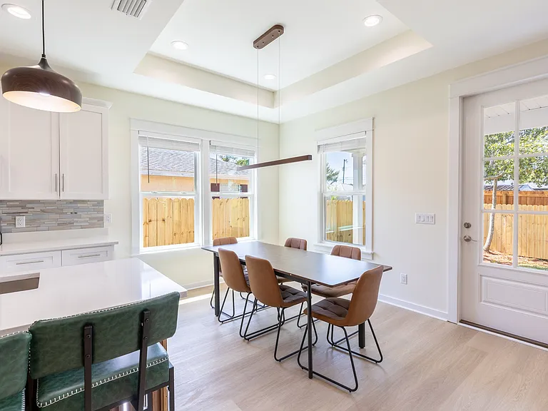 607 Sea Breeze Dr #A — Photo 3