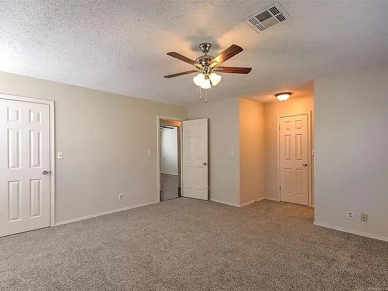 2604 W Hartford St — Photo 24