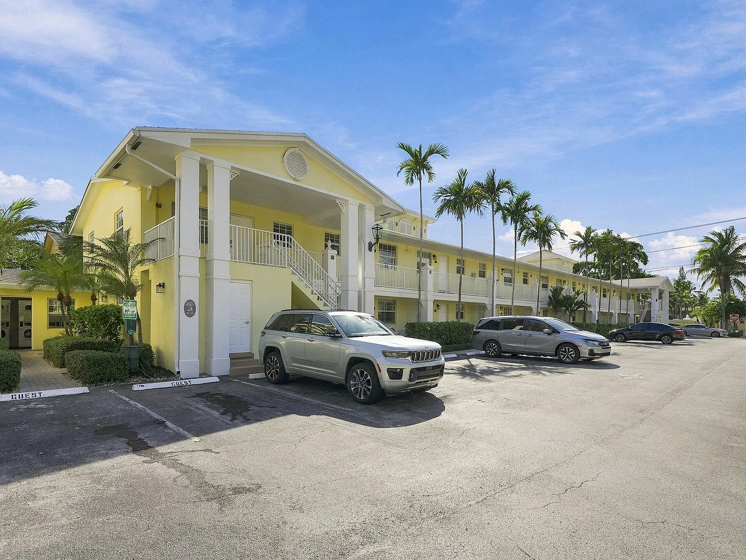 2 bed, 1.0 bath, 607 sqft, $2,500 — Photo 1