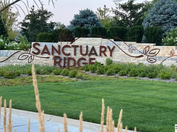 22407 Sanctuary Ridge Dr, Elkhorn, NE 68022