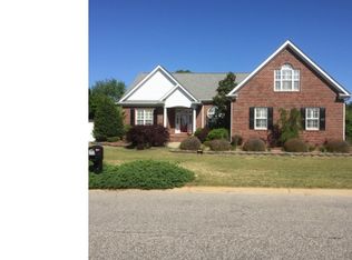 5216 Pride Ln, Hope Mills, NC 28348