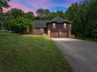 12101 Walnut Dr, Kearney, MO 64060