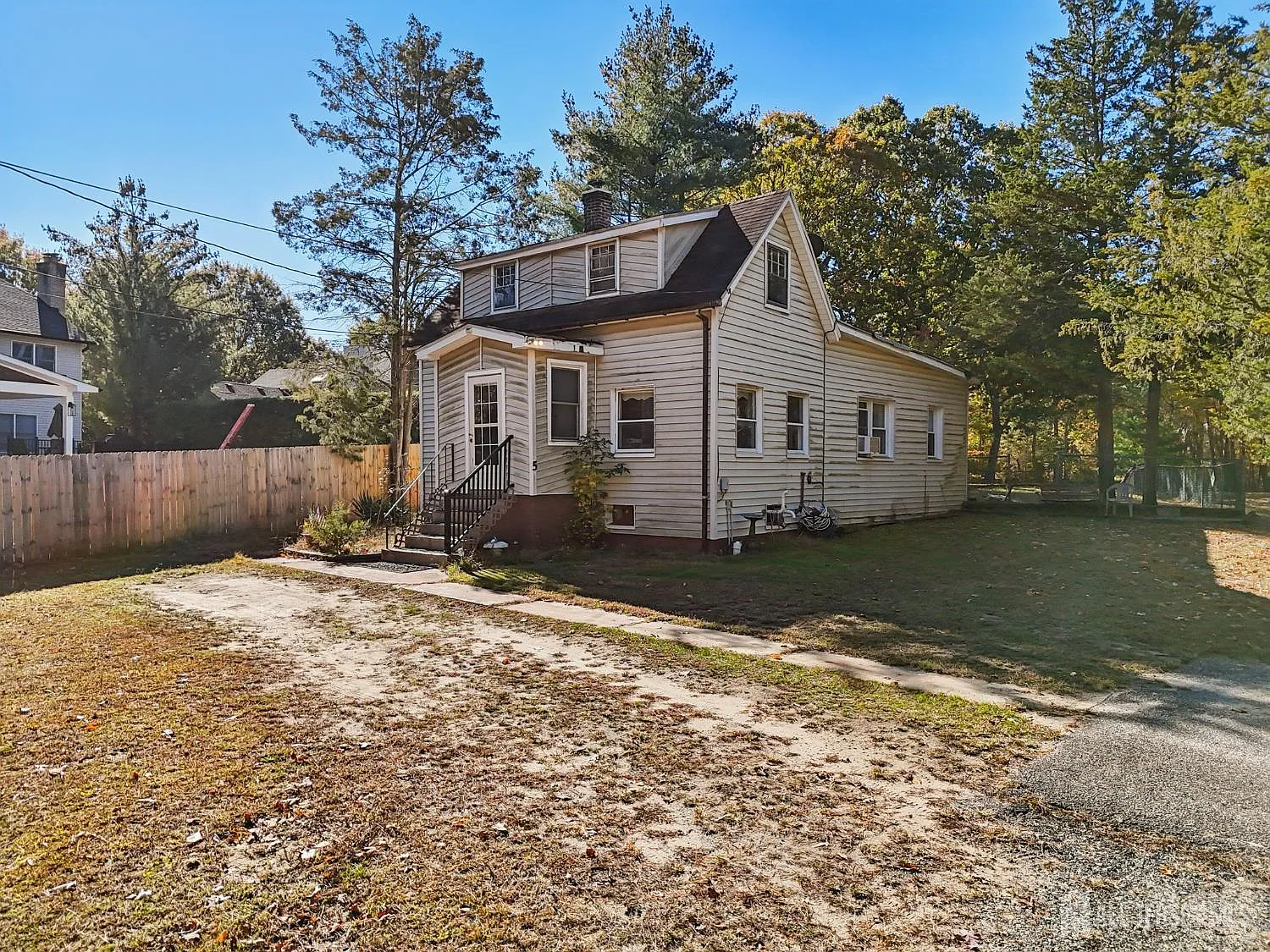 5 Claytons Ln photo 1