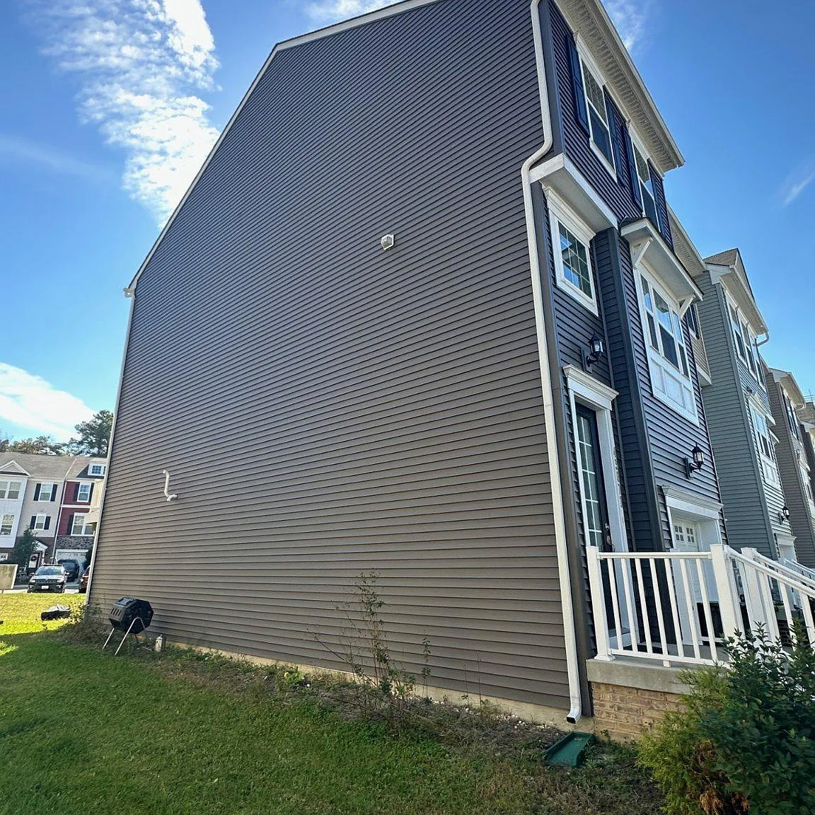 3 bed, 2.5 bath, 1668 sqft, $2,500 — Photo 2