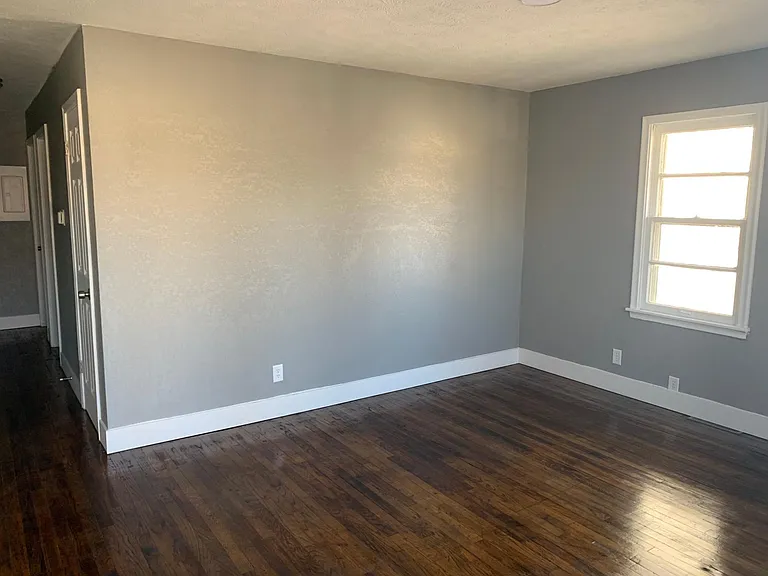 4011 Fort St — Photo 4