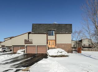 788 High Ridge Rd, Roselle, IL 60172