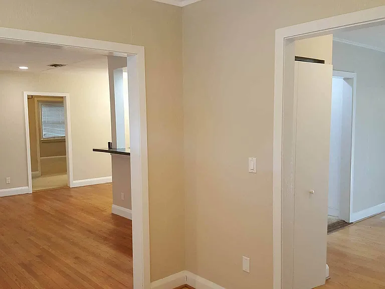 922 26th St W — Photo 22