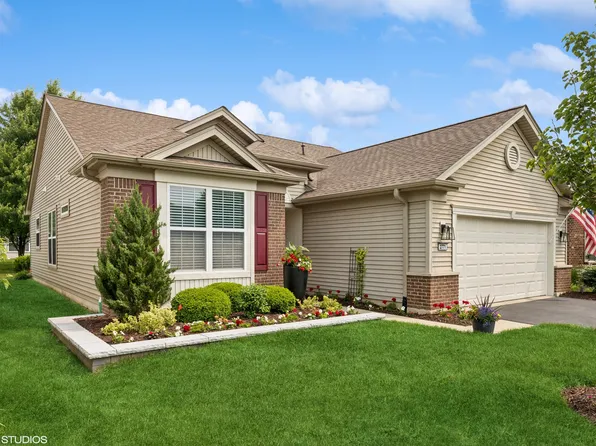 2771 Cascade Falls Cir, Elgin, IL 60124