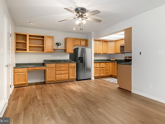 5th image of 446 Amblewood Way