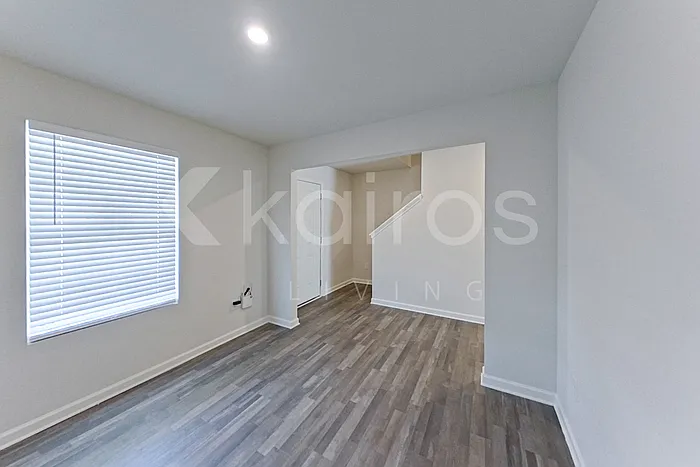 202 Topaz Ln — Photo 4
