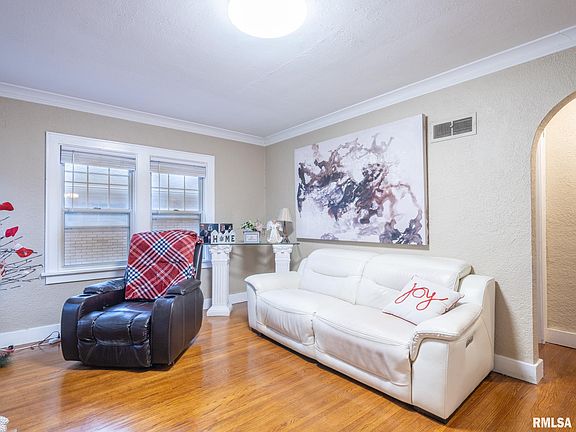 5th image of 2208 W Moss Ave