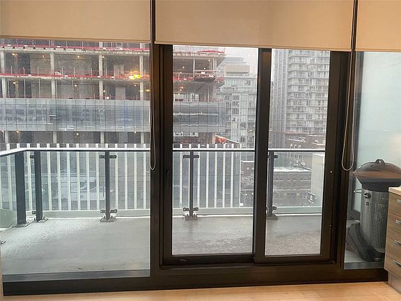 3rd image of 224 King St W #801