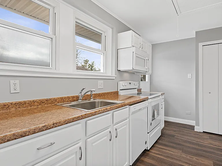 135 N Purdue Ave — Photo 17