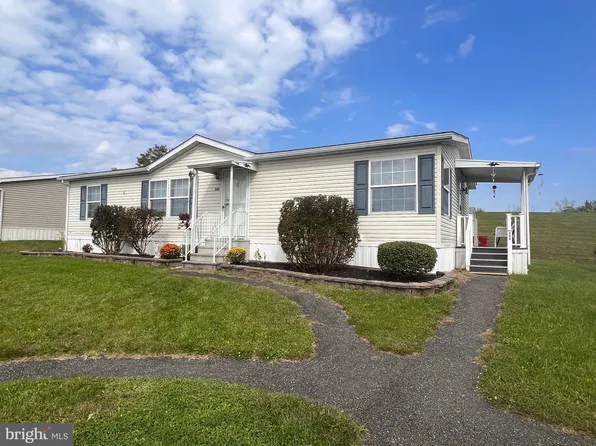 508 Caravelle Ln, Reading, PA 19606