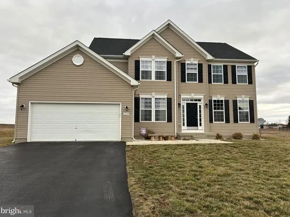 1245 Dallas Dr, Greencastle, PA 17225