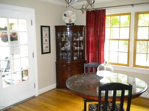 Brookview Dining room