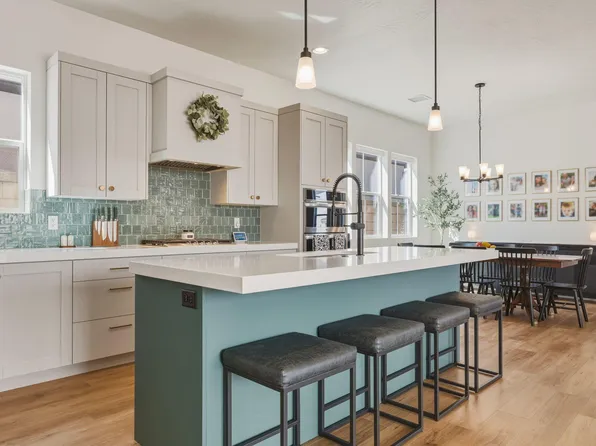 663 W Green Mountain Dr, Saint George, UT 84790