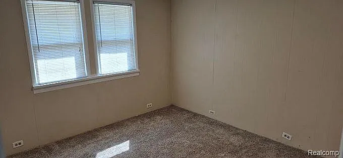 830 Knowles St — Photo 12