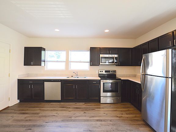 2nd image of 1306 Woodlawn Ave #1C