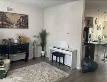 3 bed, 2.5 bath, 2100 sqft, $3,500 — Photo 3