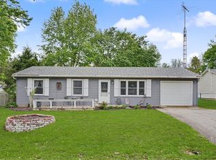 205 N Jefferson St, Mahomet, IL 61853