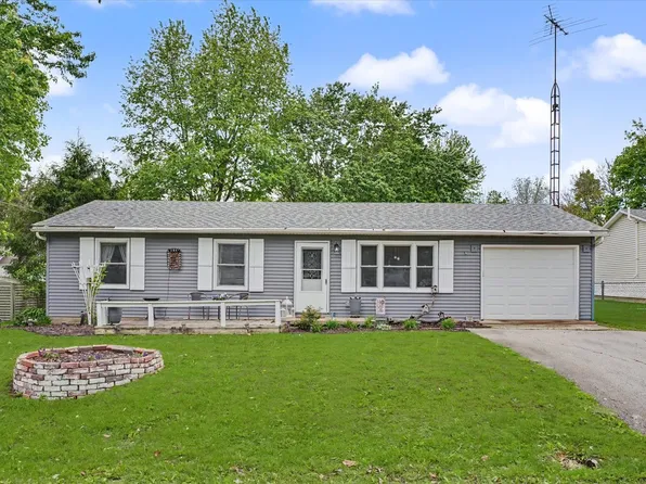 205 N Jefferson St, Mahomet, IL 61853