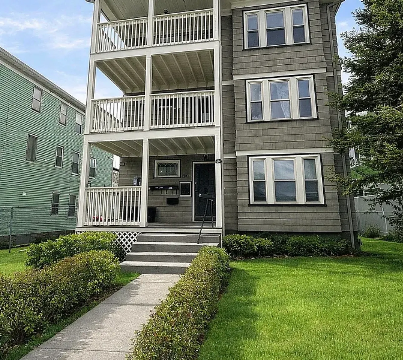3 bed, 1364 sqft, $2,300 — Photo 1