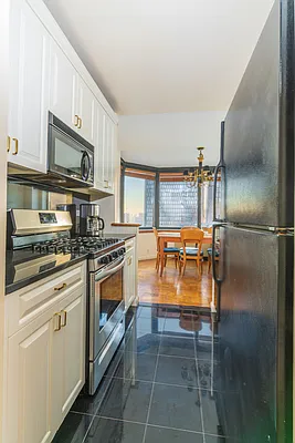 Rented by Luxury Habitat | media 32
