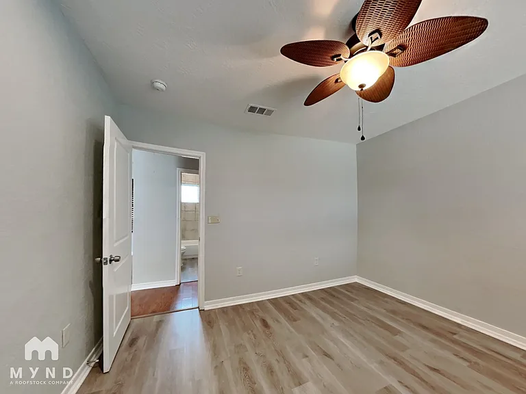 11807 Roandale Dr — Photo 14