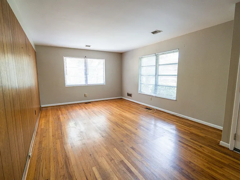 2103 Evergreen Dr — Photo 6