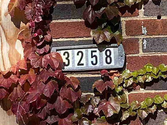 3258 Fullerton