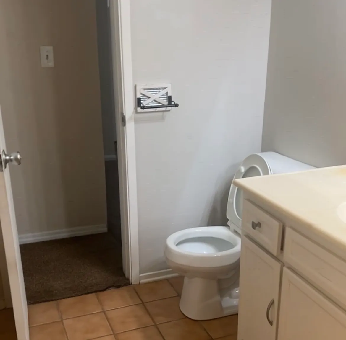 5 bed, 1965 sqft, $800 — Photo 1