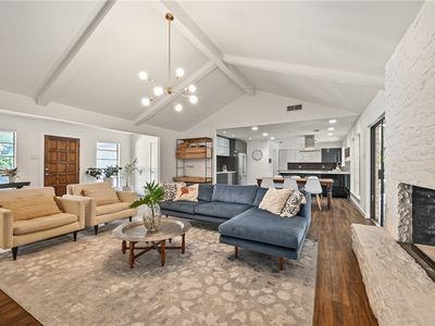 422 Eagle, Lakeway, TX, 78734