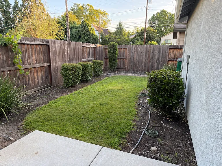 813 S School St — Photo 13