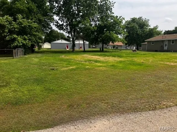 212 Dye St, Sikeston, MO 63801